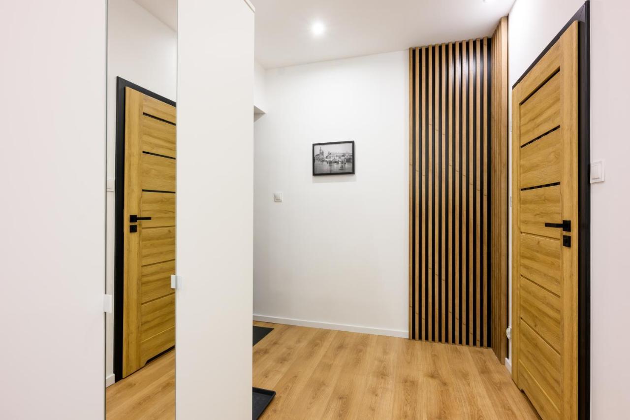 Cracow Rent Apartments - Spacious Apartments For 2-7 People In Quiet Area - Kolberga Street Nr 3 - 10 Min To Main Square By Foot Krakau Exterior foto