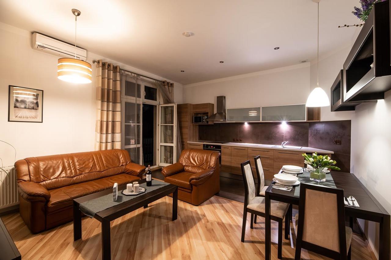 Cracow Rent Apartments - Spacious Apartments For 2-7 People In Quiet Area - Kolberga Street Nr 3 - 10 Min To Main Square By Foot Krakau Exterior foto