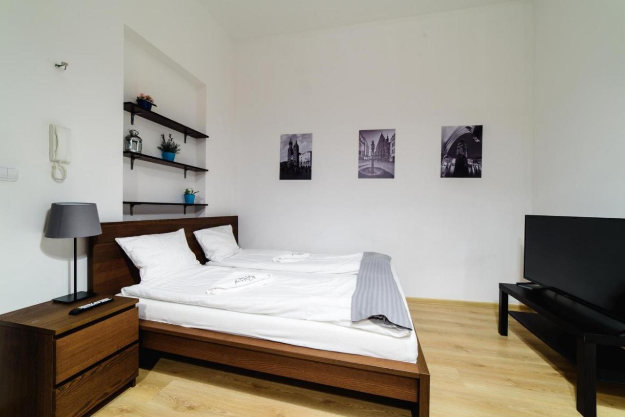 Cracow Rent Apartments - Spacious Apartments For 2-7 People In Quiet Area - Kolberga Street Nr 3 - 10 Min To Main Square By Foot Krakau Exterior foto